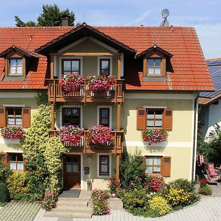 Gaeste-Haus Roesch Wiesent Exterior foto